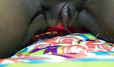 زیبایی در کفش های پاشنه بلند که صریحاً sexدر خانه نمایانگر لباس زیر زنانه وابسته به عشق شهوانی است