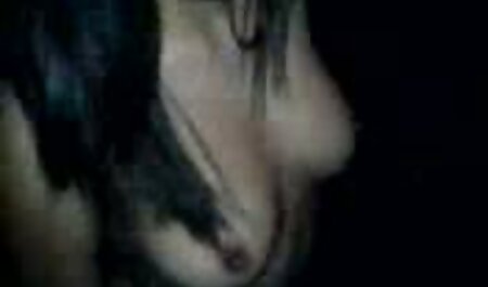 سرنا بهشت sexدر خانه ​​به زبان پدر می دهد.
