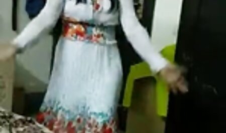 پر کردن فرفری 18 ساله در جایی روی سکس با دزد خانه تخت پر شده است