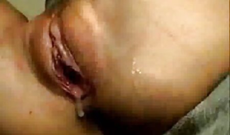یک عروسک شلوغ به طور ماهرانه خصوصی دیک یک مرد را می سکس با تعمیرکار در منزل بلعید