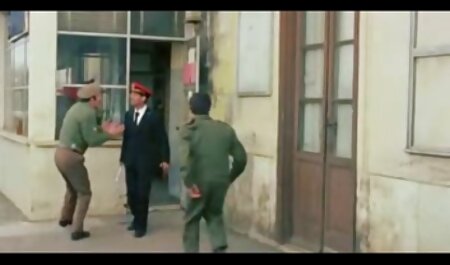 زن موی قهوه ای و دوست پسرش فیلم سکسی در خانه صبح رابطه جنسی دارند.